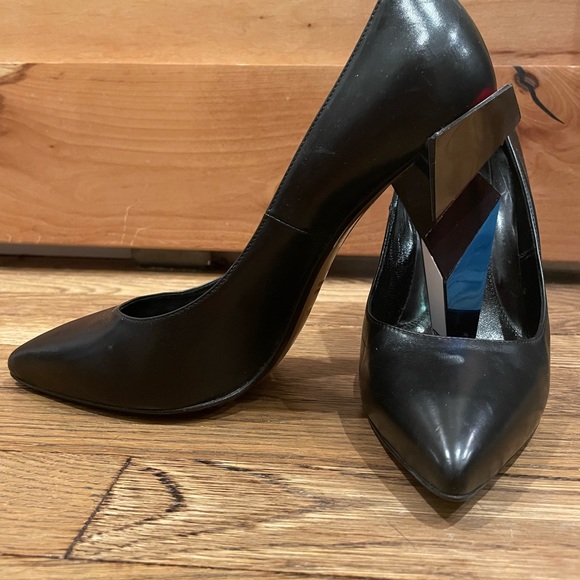 Fendi Diamond-Heel Black Leather/Multi Facet Heel - Size 40, worn once! - Picture 5 of 10